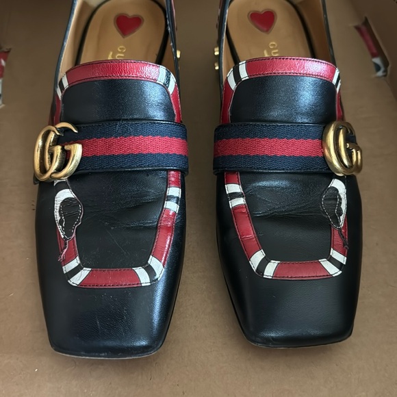 Gucci Yoko gold studded snake embellished loafers. Size 38. - Picture 10 of 12